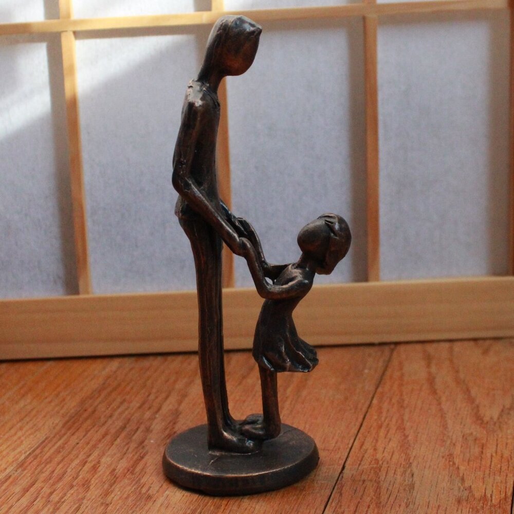 Unknown Brand Father & Daughter Dance Statue